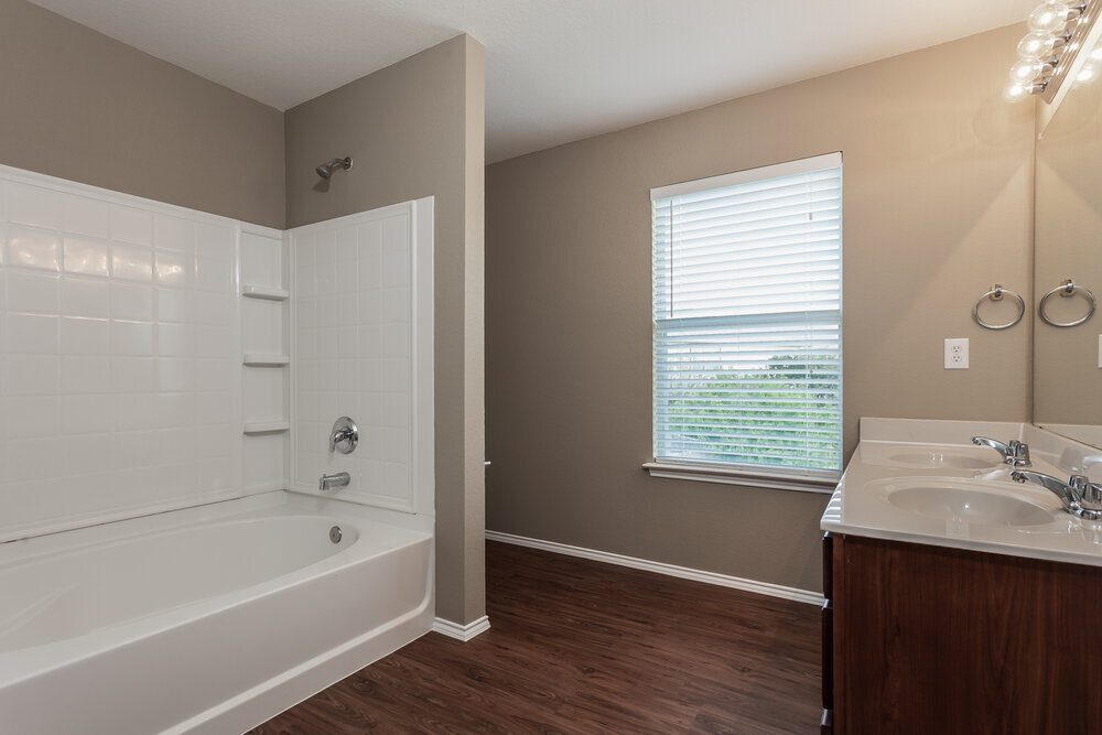 Building Photo - 3512 Cayman Dr