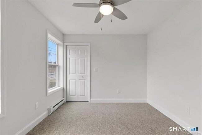 Building Photo - 1091 Whalley Ave
