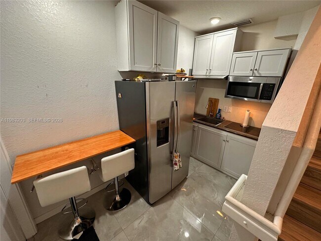 Building Photo - 13306 Tropical Ave