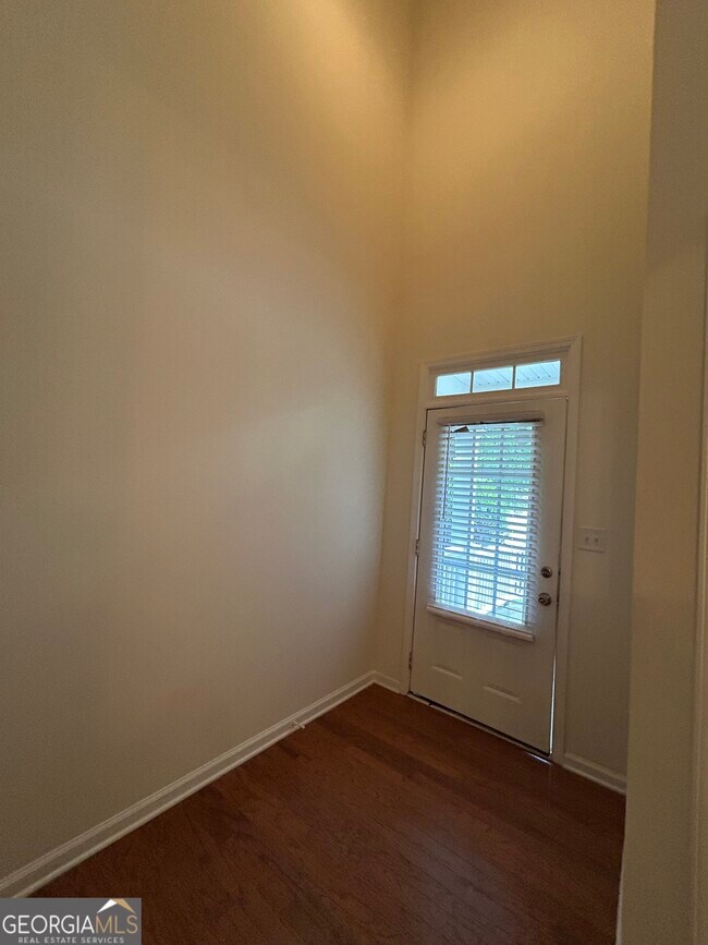 Building Photo - 2683 Winslow Ridge Dr NE