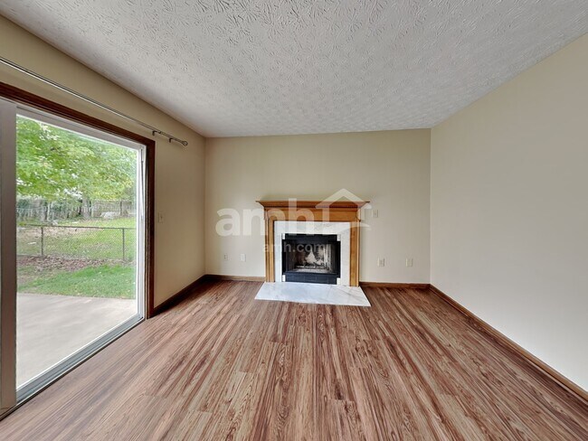 Building Photo - 2545 Willowgate Rd