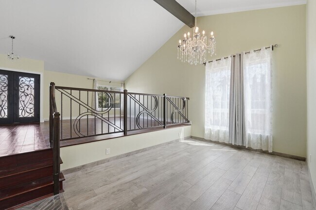 Building Photo - Stunning 4 bedroom, 3bath home, with pool in Laguna Niguel!