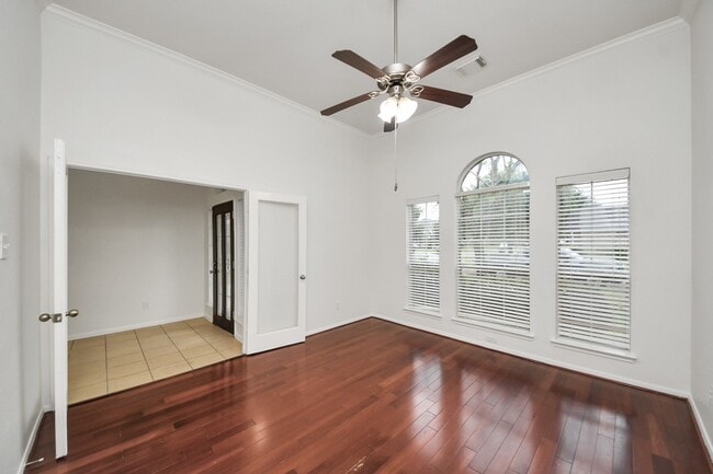 Building Photo - 2412 Appian Way