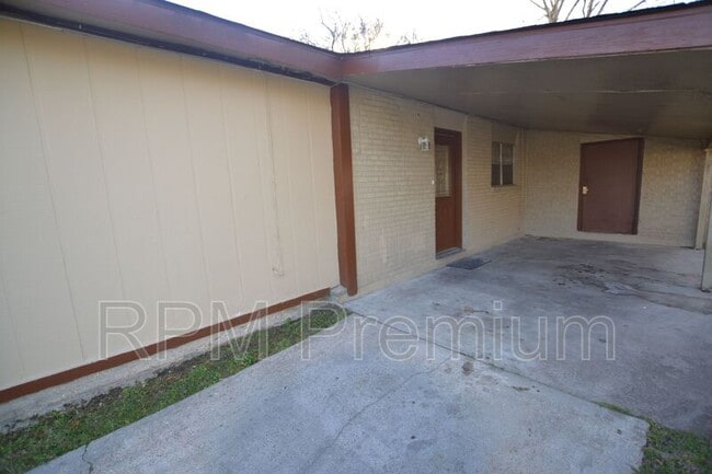 Building Photo - 12369 Palmyra Dr