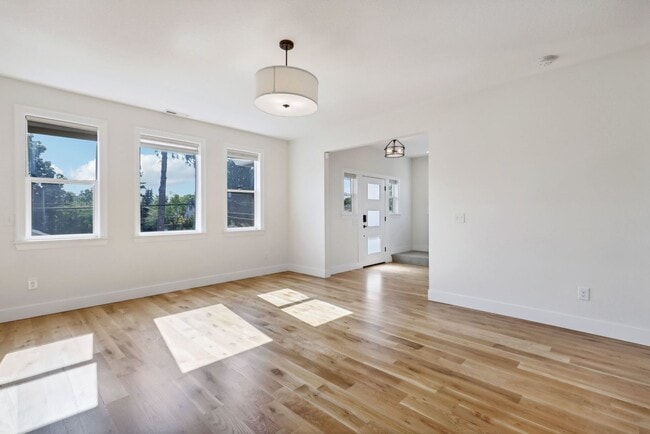 Building Photo - DESIRABLE CRESTON-KENILWORTH / CORNER LOT, LUXURY 4 BEDROOM, TWO EN-SUITES W/FULL BATHS