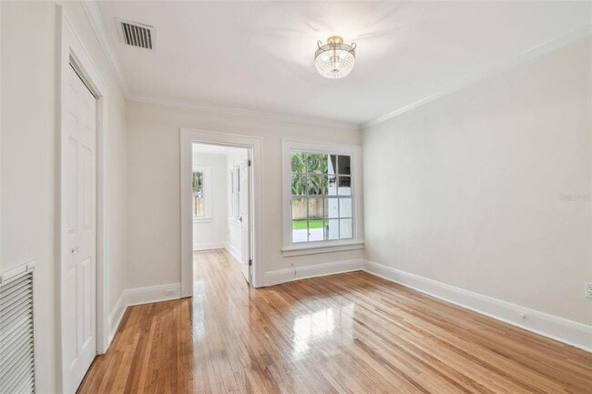Building Photo - 3120 S Julia Cir