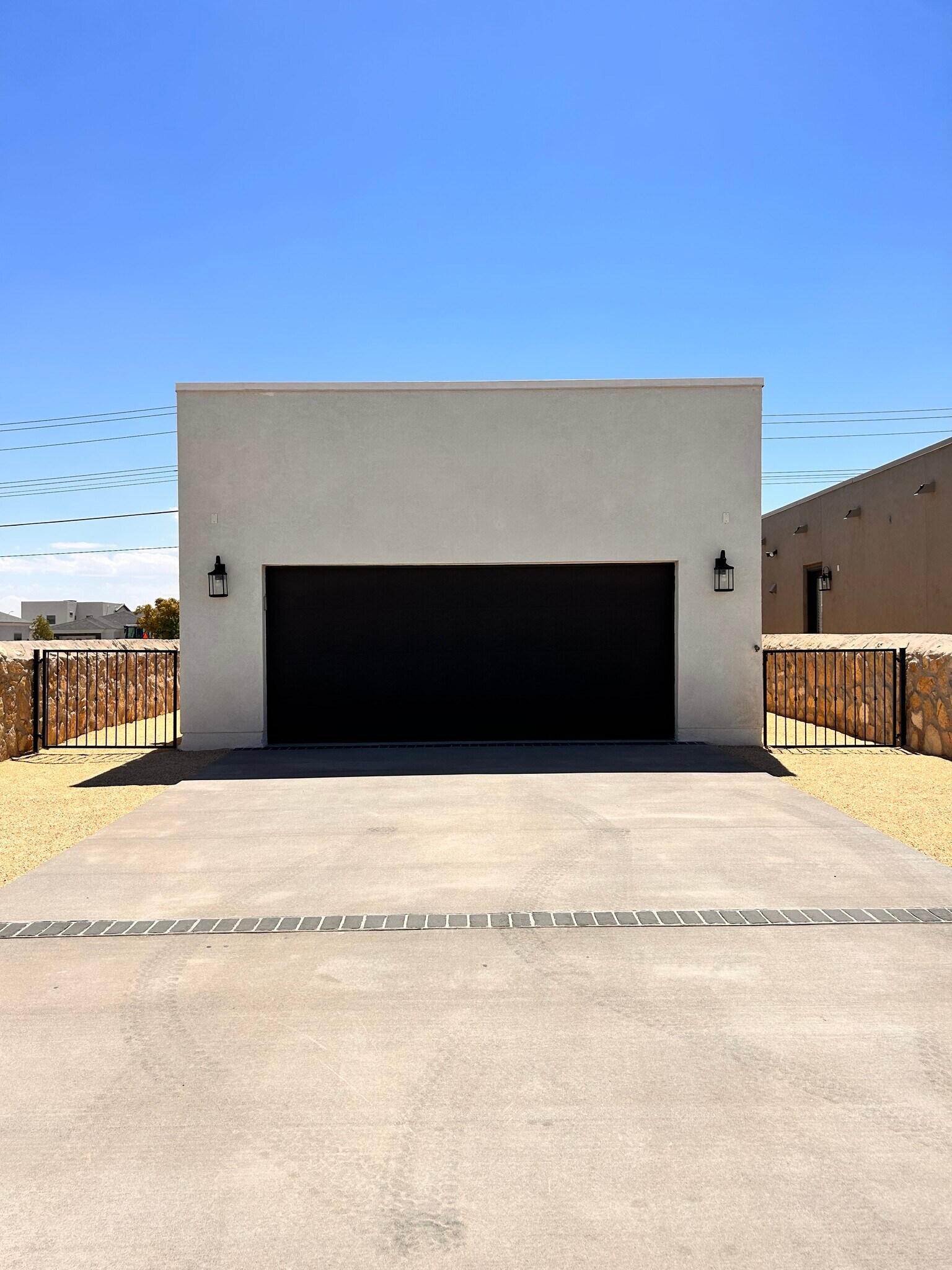 Building Photo - 14735 Pebble Hills Blvd