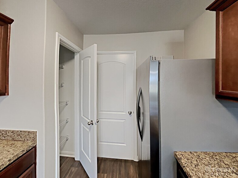 Building Photo - 2906 Trawler Pl