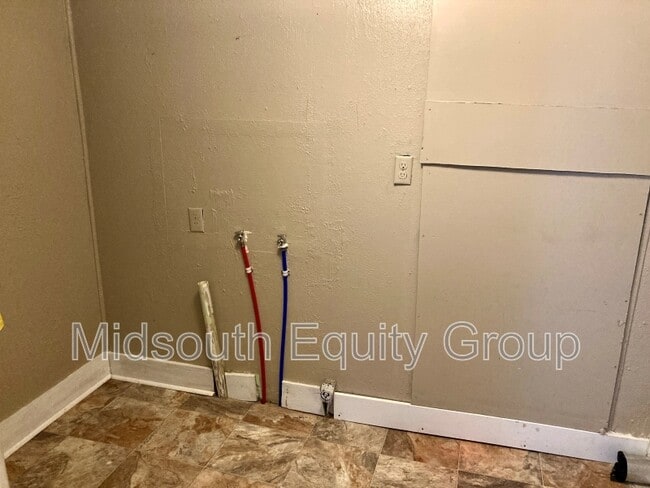 Building Photo - 3022 Anderson St