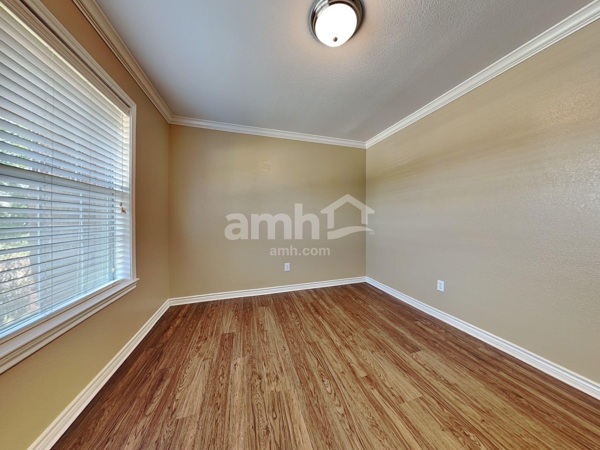 Building Photo - 8923 Wild Rose Ln