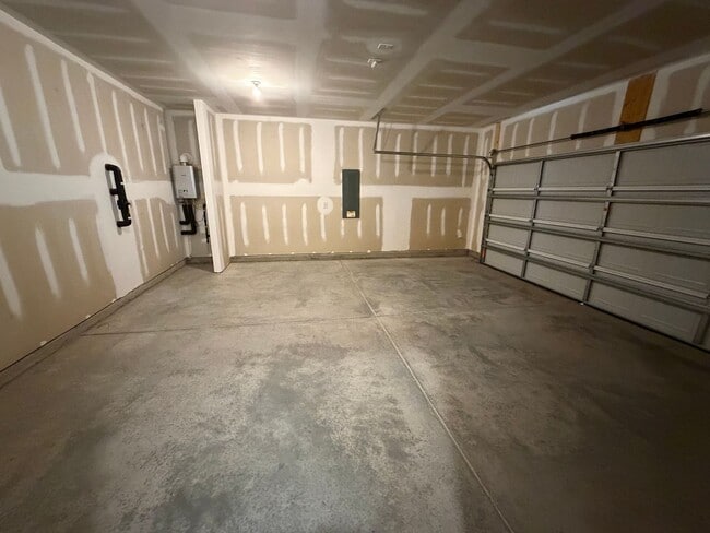 Building Photo - 395 Shiloh Wy