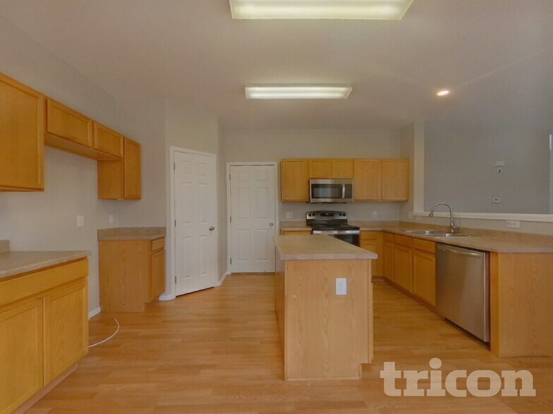 Building Photo - 15316 E 99th Pl