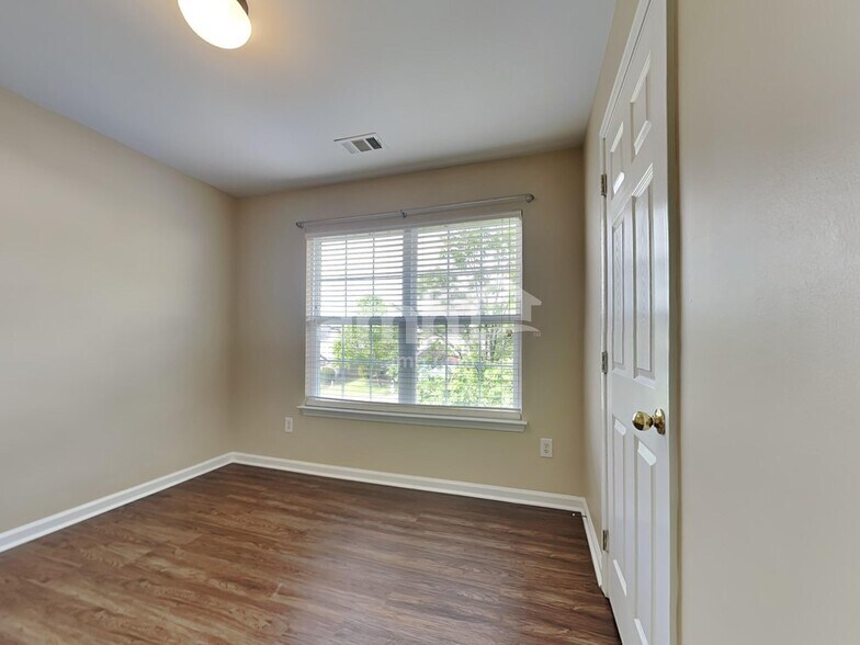 Building Photo - 4 Byswick Ct