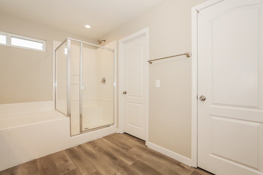 Building Photo - 6212 Red Jamboree Ct