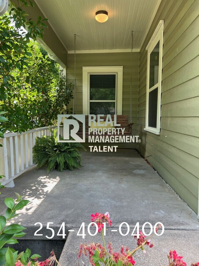 Building Photo - COMING SOON!!  This charming bungalow-styl...