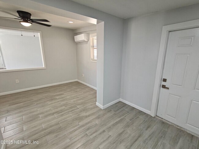 Building Photo - 2921 Mansion Rd