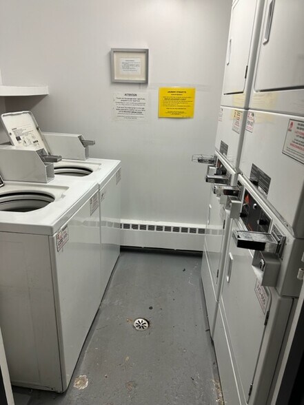 Laundry - 1750 N Mohawk St