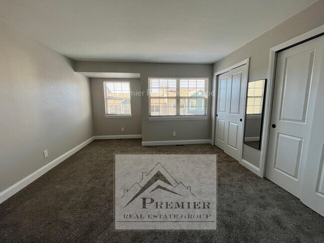 Building Photo - 7905 Lexington Park Dr
