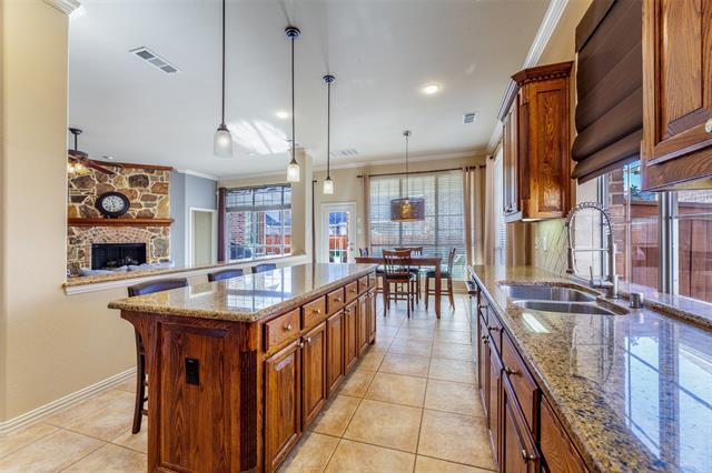Building Photo - 920 Fannin Dr