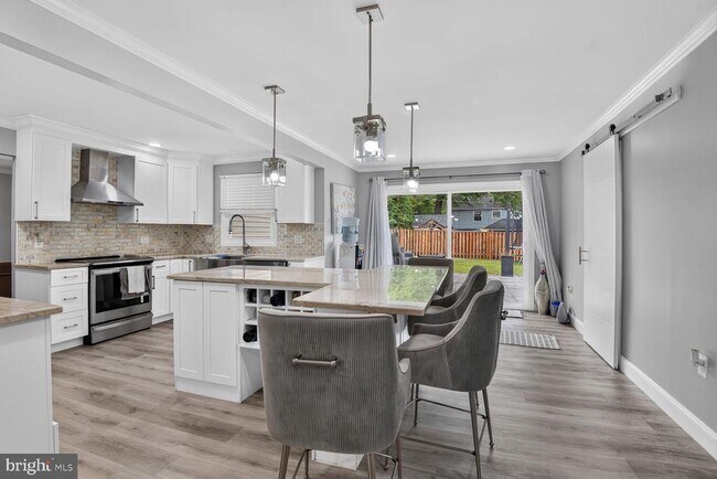Building Photo - 12420 Seabury Ln