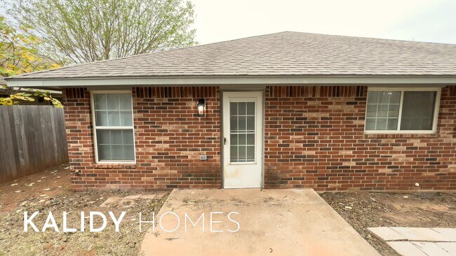 Building Photo - 9317 Apple Dr