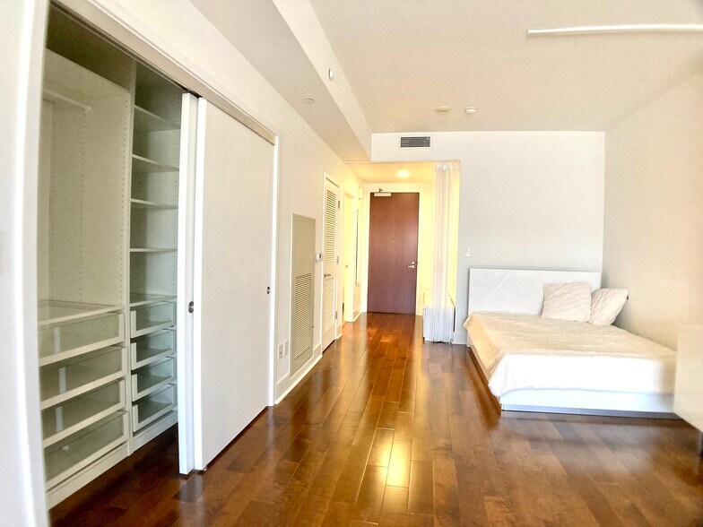 Building Photo - 88 E San Fernando St