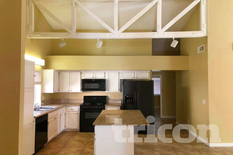 Building Photo - 2232 Ladue Dr