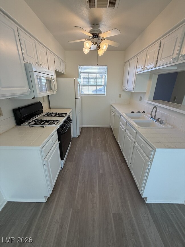 Building Photo - 275 N Lamb Blvd