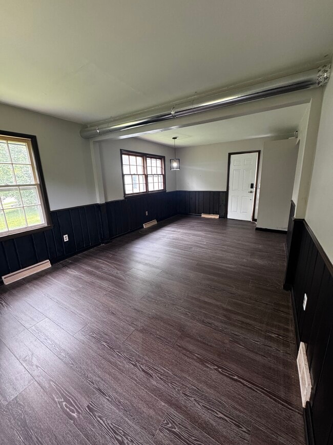 Building Photo - 1305 Collegewood St