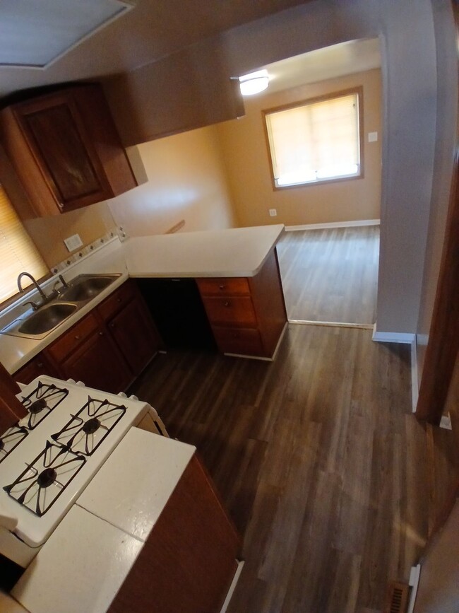 Building Photo - 214 Goodrich St