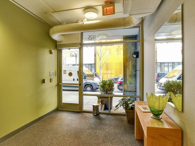 Building Photo - 1125 NW 9th Ave