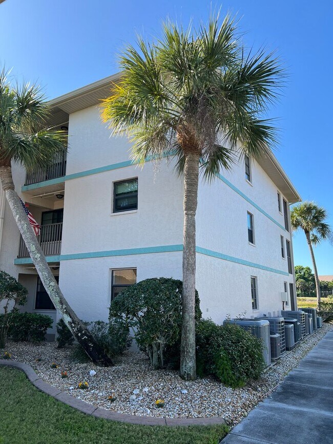 Building Photo - 175 Kings Hwy