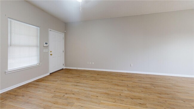 Building Photo - 119 Hobbs St