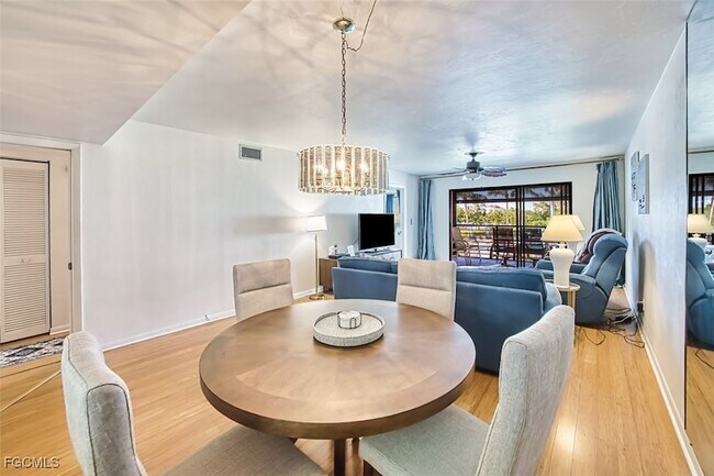 Building Photo - 226 3rd St W