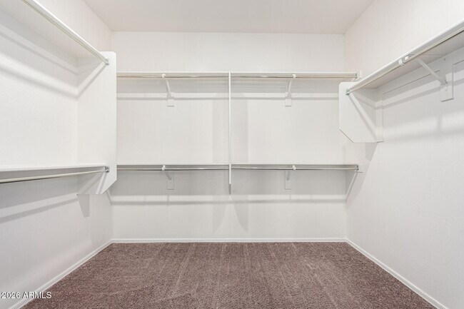 Building Photo - 665 E Rojo Way