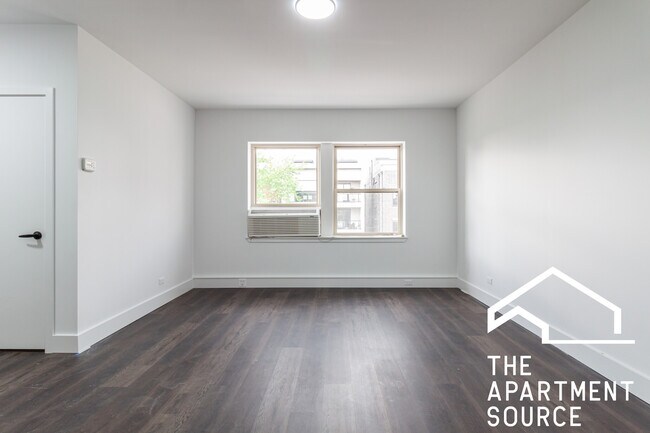 Building Photo - 1555 W Hollywood Ave
