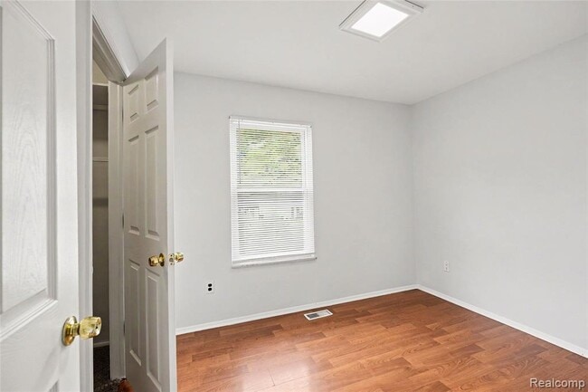 Building Photo - 12800 Daily Dr