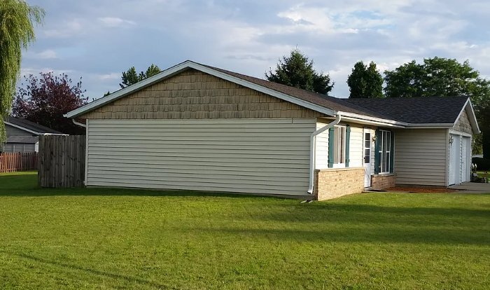 Building Photo - 950 Van Buren Ave