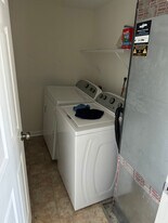 Building Photo - 534 South St