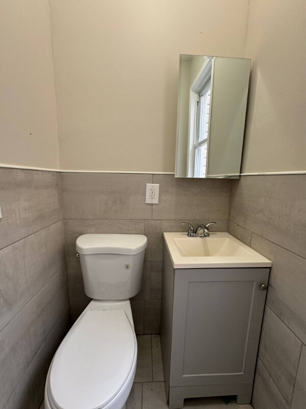 Building Photo - 426 S 17th St