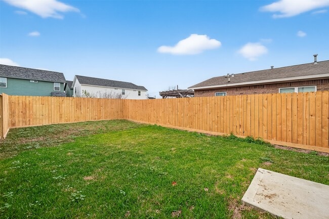 Building Photo - 5523 Haight St