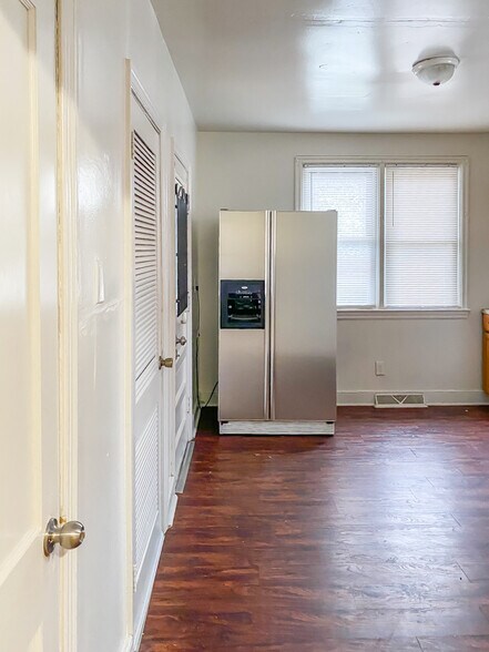 Building Photo - 1113 Evergreen Ave