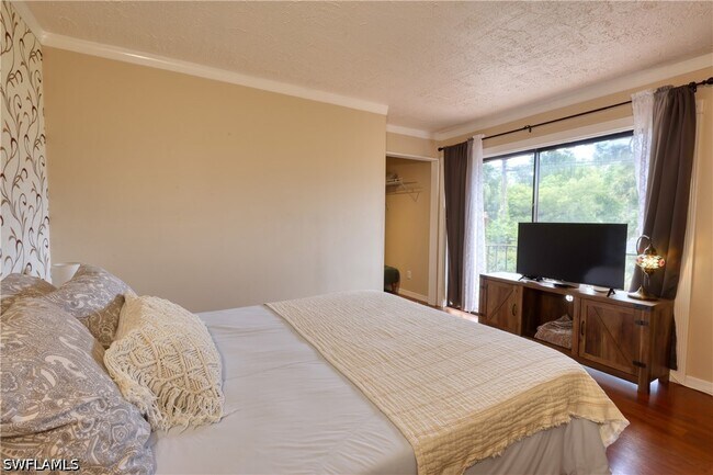 Building Photo - 1724 Park Meadows Dr