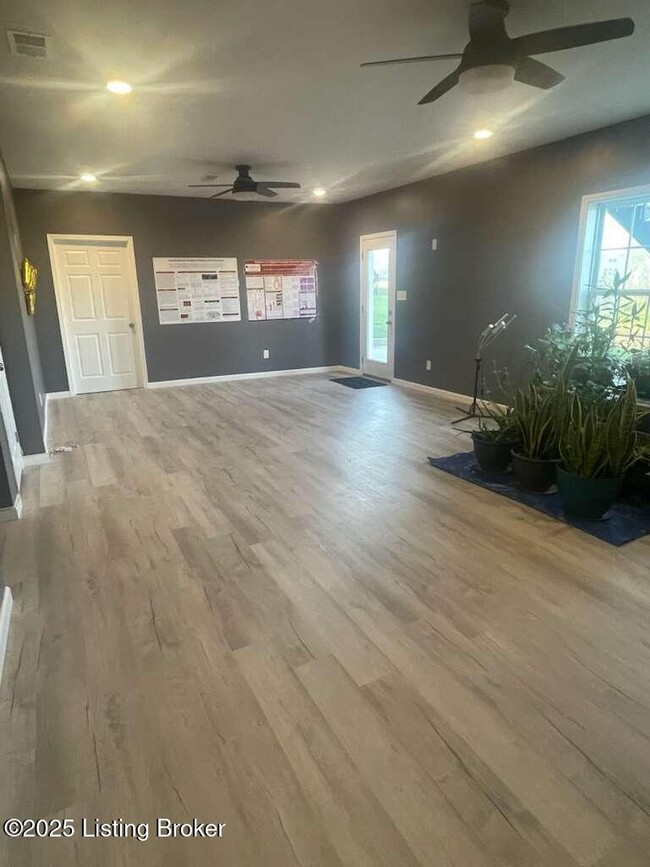 Building Photo - 114 Belden Trl