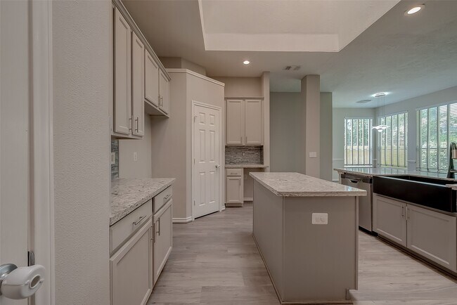 Building Photo - 14323 Floret Estates Ct