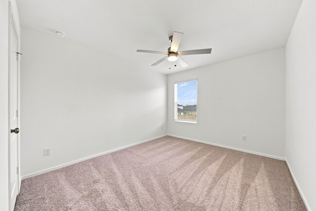 Building Photo - 618 Amber Fls Dr