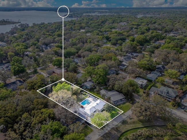 Building Photo - 812 East Blvd