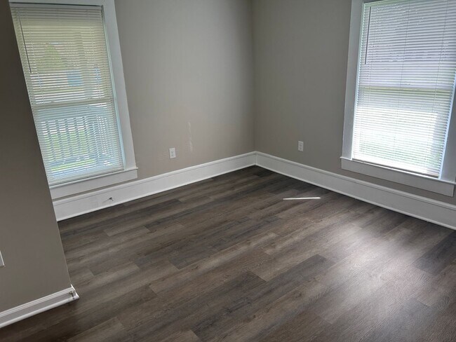 Building Photo - 412 W Twenty-Seventh St