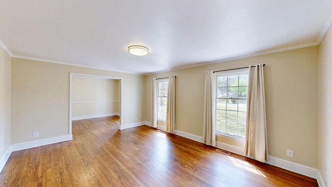 Building Photo - 6821 View Way Dr