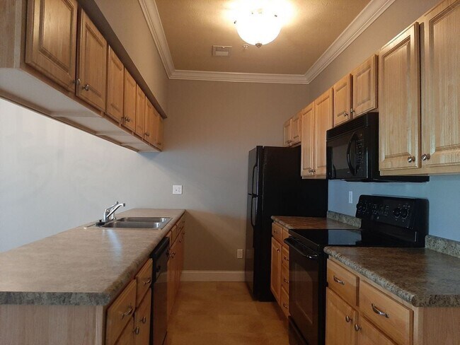 Building Photo - 2 br, 2 bath House - 1324 Suncrest Village